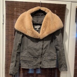 Abercrombie & Fitch Gray Jacket with Tan Faux Fur Collar